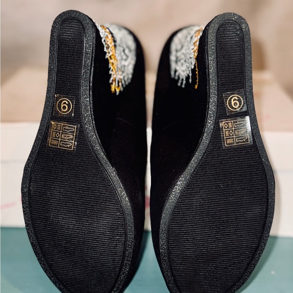 Ed Hardy Joyaus Wedge Heels Black Skull Floral Peep Toe Size 9 New w/ Box - Picture 4 of 8